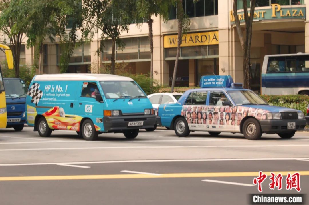 新加坡街头的小汽车。<a target='_blank' href='/'>中新社</a>发 刘万强 摄