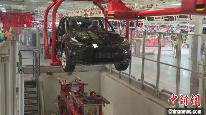 自4月19日复工复产以来,截至4月30日,特斯拉上海超级工厂已下线1万辆整车。 受访企业供图 自4月19日复工复产以来,截至4月30日,特斯拉上海超级工厂已下线1万辆整车。 受访企业供图