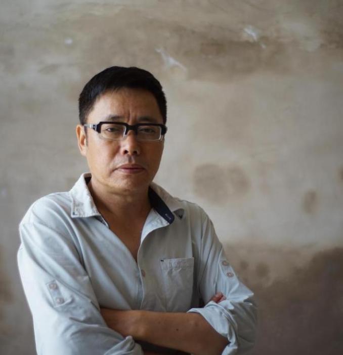 导演路奇。(电影出品方供图/《中国新闻》报 发) 导演路奇。(电影出品方供图/《中国新闻》报 发)