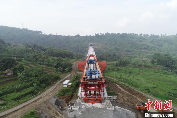 图为箱梁架设完成。(航拍照片) 王增堃 摄