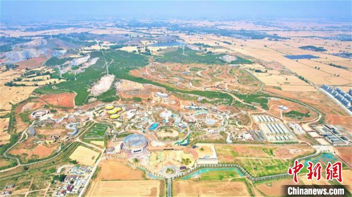 徐州九顶山野生动物园配套公路航拍图。　睢宁县委宣传部供图