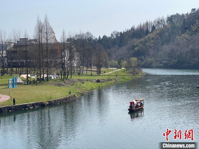 黄山市风光图。 成展鹏 摄 黄山市风光图。 成展鹏 摄