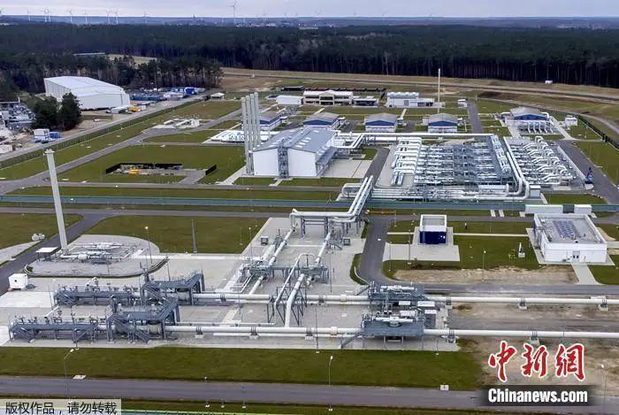 资料图:已被冻结的俄输欧天然气管道项目“北溪-2”的登陆设施管道。 资料图:已被冻结的俄输欧天然气管道项目“北溪-2”的登陆设施管道。