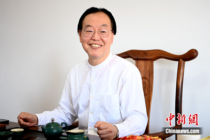 图为6月24日，台胞张家铭讲述“登陆”故事。 <a target='_blank' href='/'>中新社</a>记者　 张金川　 摄