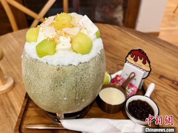 图为造型新颖的冰品。 李一璠 摄 图为造型新颖的冰品。 李一璠 摄