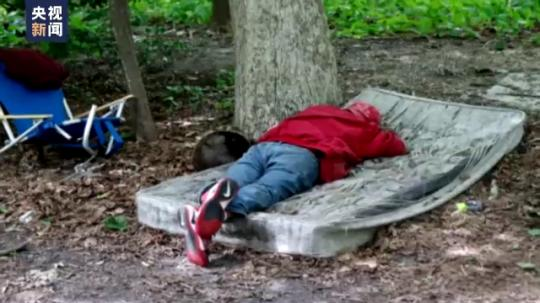 美媒揭露美国移民悲惨现状：为富人打工 却住肮脏营地