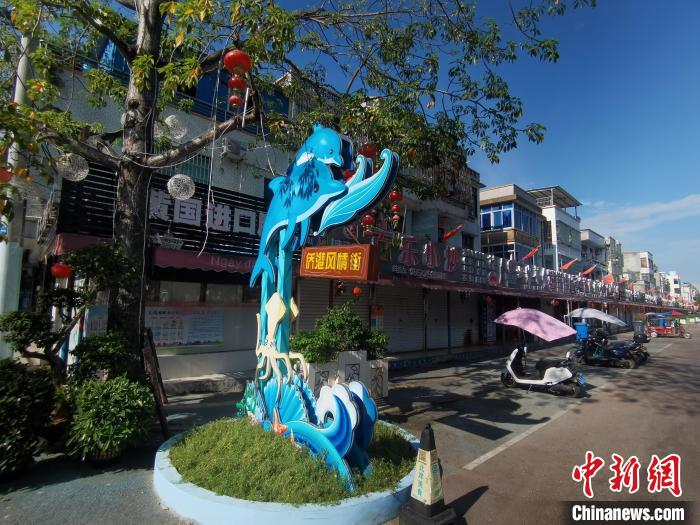 7月14日下午的北海侨港风情街。 翟李强 摄 7月14日下午的北海侨港风情街。 翟李强 摄