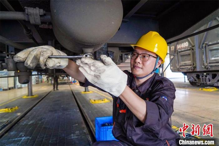 风压试验现场。 宋琦 摄 风压试验现场。 宋琦 摄