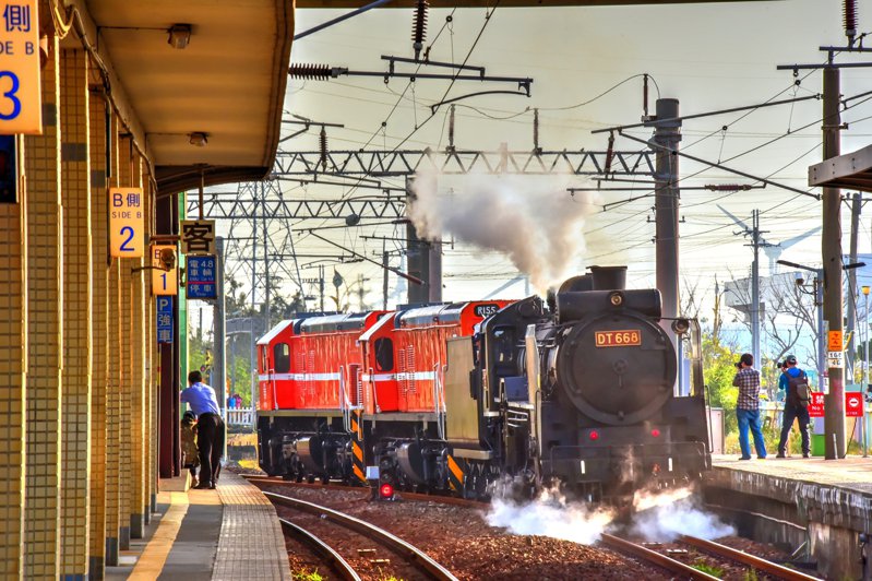 台铁海线通车百周年活动将出动DT668蒸汽火车头造势。 图片来源：台湾《联合报》