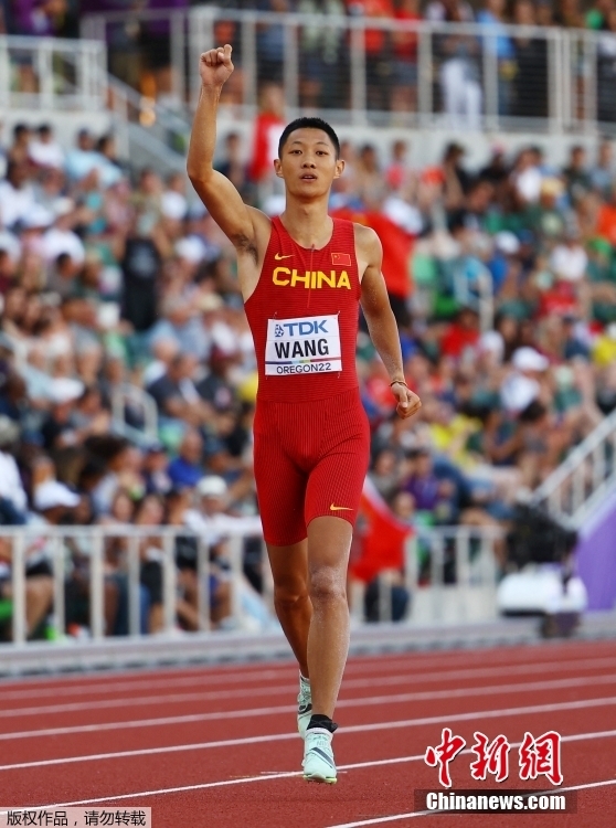 王嘉男在比赛中